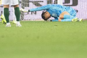 william网页版-康复师谈韩佳奇伤势：还在追恢复进度，这赛季确实是踢不了